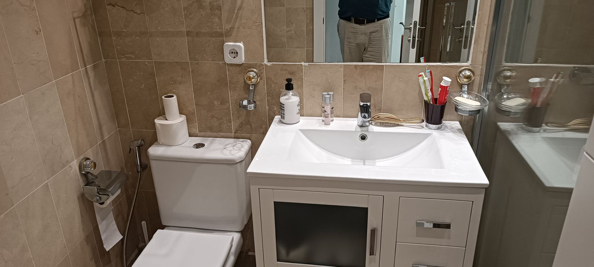 3 Bed Apartment for sale in Estepona Costa Del Sol, Málaga, Spain