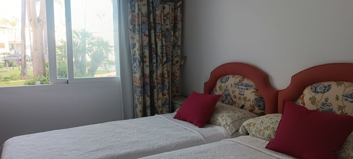3 Bed Apartment for sale in Estepona Costa Del Sol, Málaga, Spain