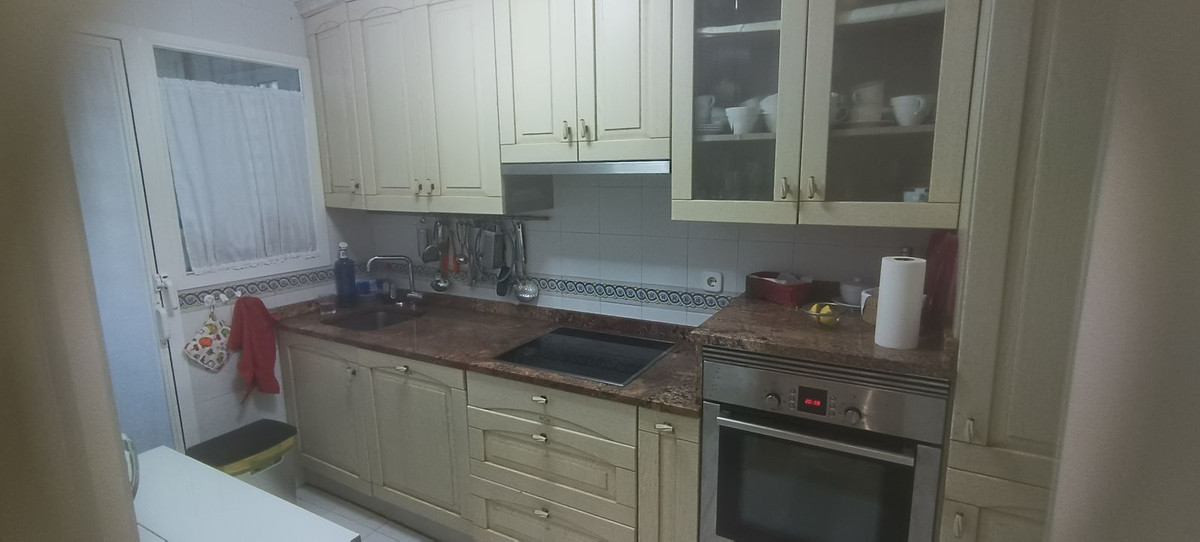 3 Bed Apartment for sale in Estepona Costa Del Sol, Málaga, Spain