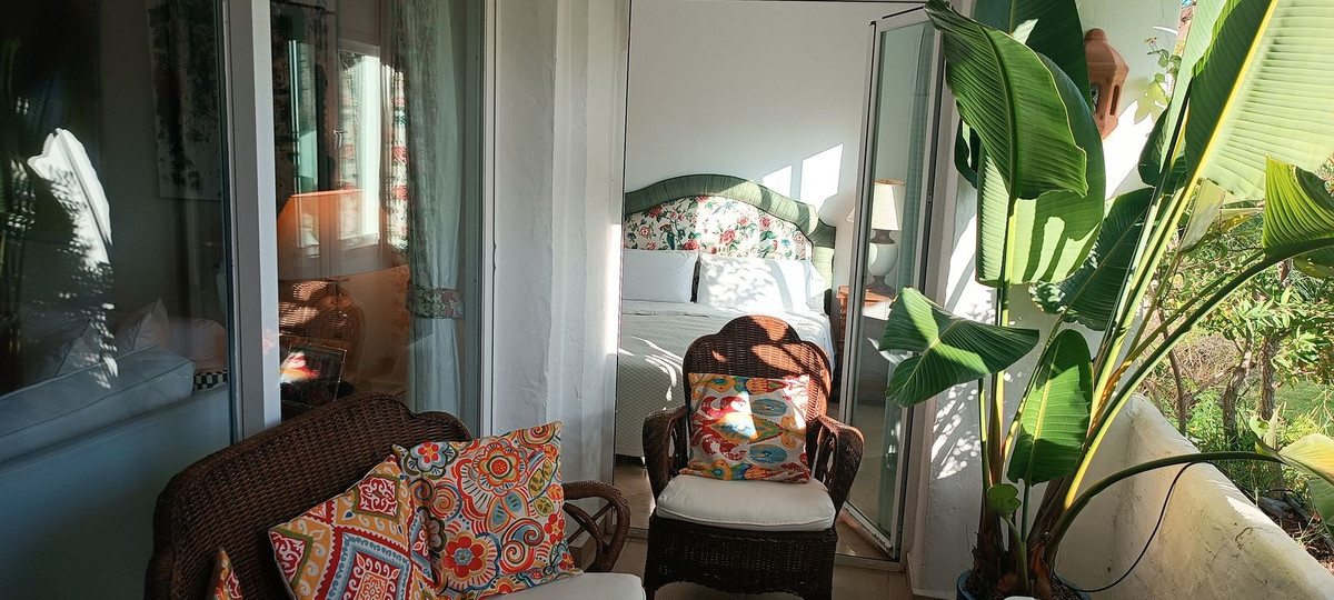 3 Bed Apartment for sale in Estepona Costa Del Sol, Málaga, Spain