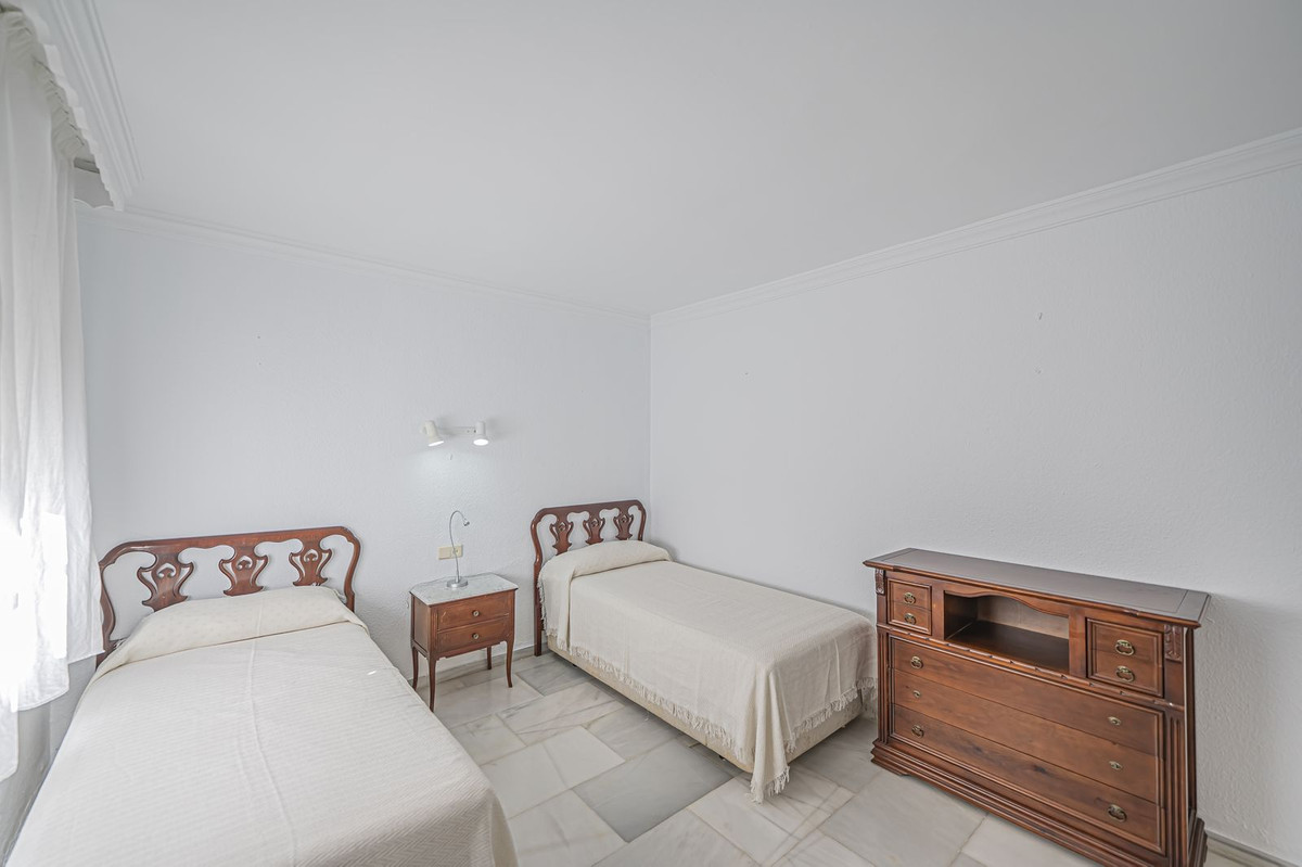 4 Bed Townhouse for sale in Nueva Andalucía Costa Del Sol, Málaga, Spain