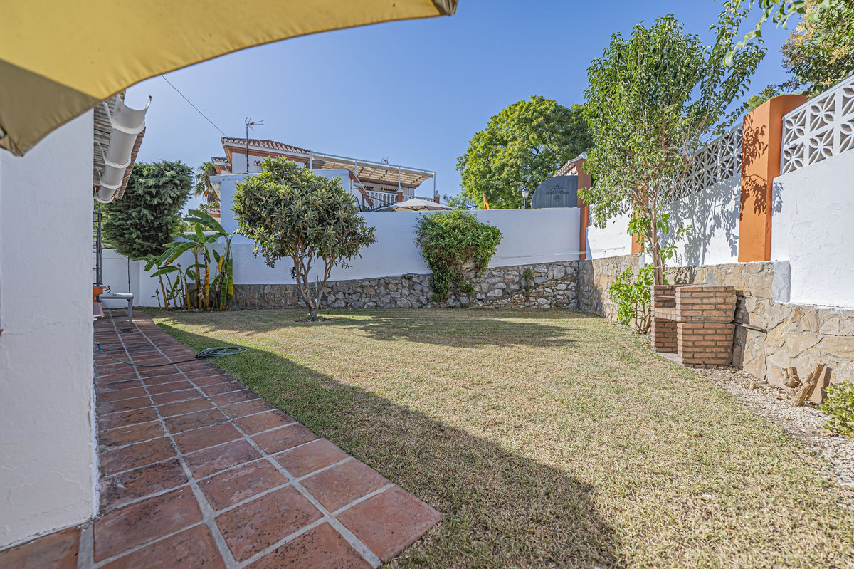 4 Bed Townhouse for sale in Nueva Andalucía Costa Del Sol, Málaga, Spain