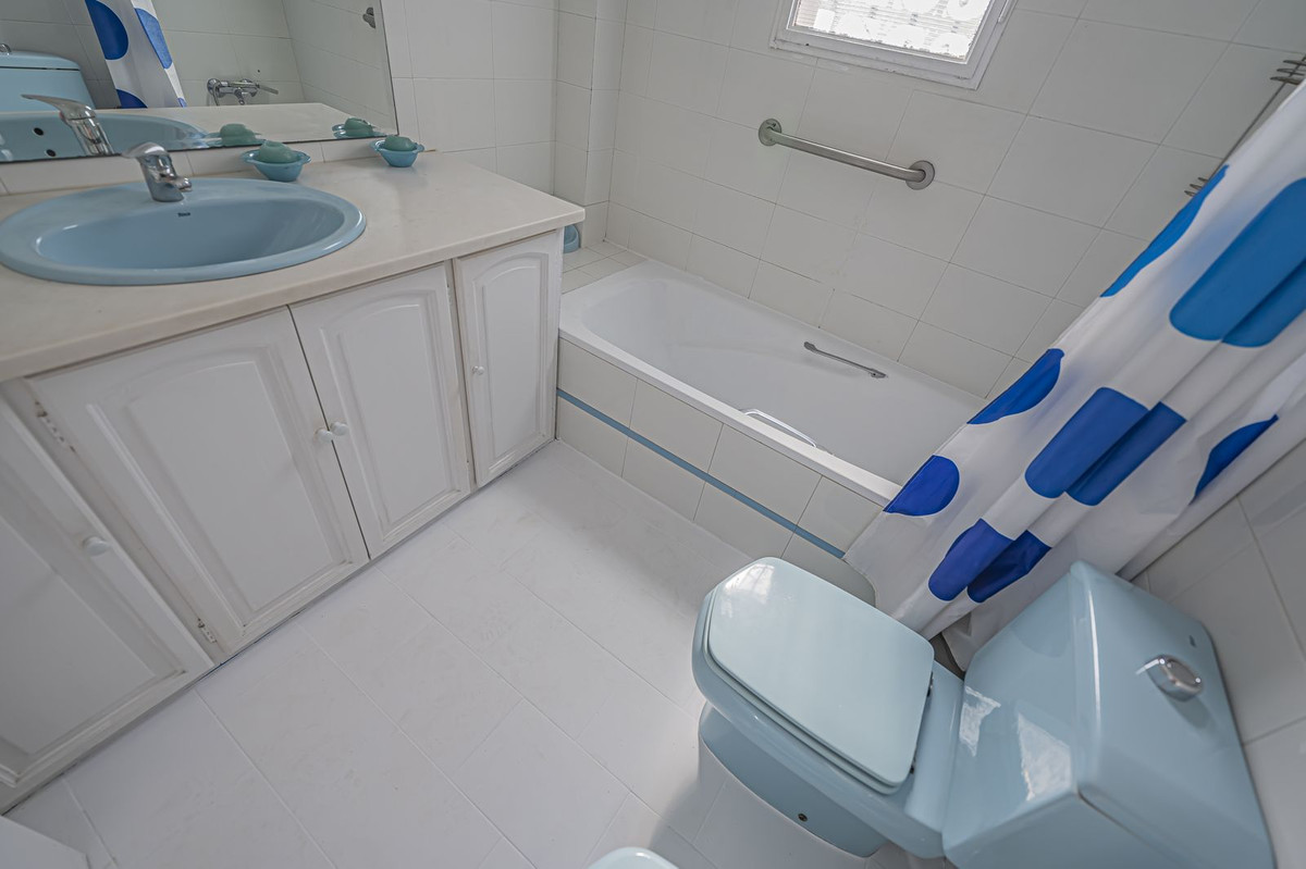 4 Bed Townhouse for sale in Nueva Andalucía Costa Del Sol, Málaga, Spain