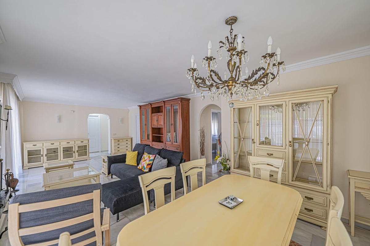 4 Bed Townhouse for sale in Nueva Andalucía Costa Del Sol, Málaga, Spain