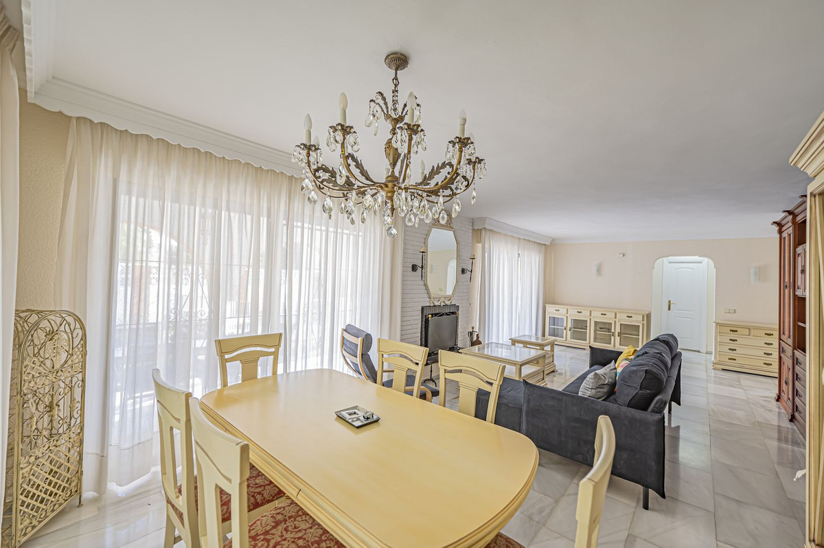 4 Bed Townhouse for sale in Nueva Andalucía Costa Del Sol, Málaga, Spain
