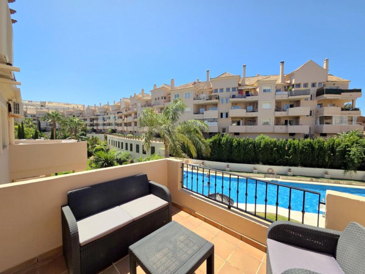 3 Bed Apartment for sale in La Duquesa Costa Del Sol, Málaga, Spain