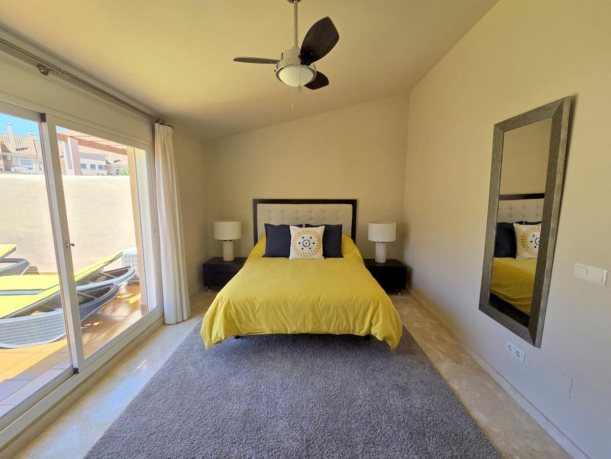 3 Bed Apartment for sale in La Duquesa Costa Del Sol, Málaga, Spain