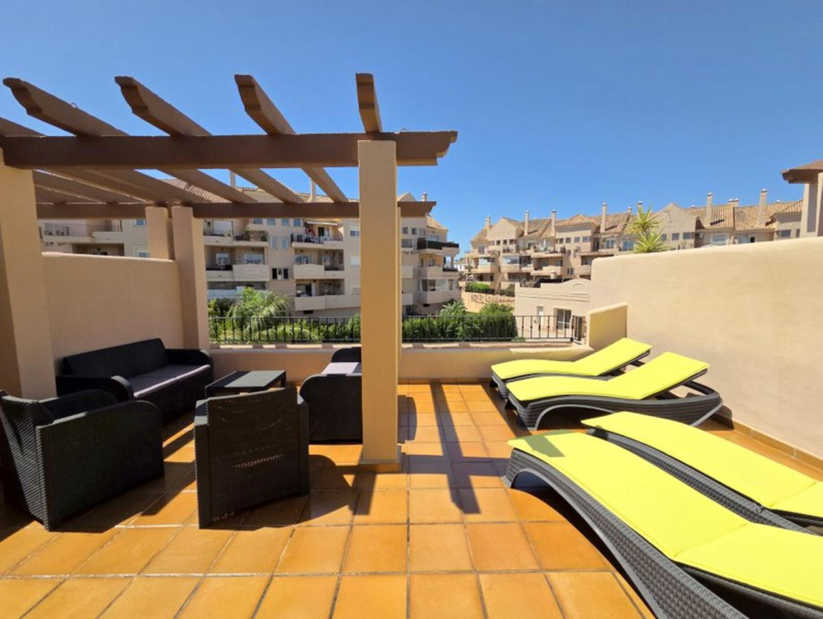 3 Bed Apartment for sale in La Duquesa Costa Del Sol, Málaga, Spain