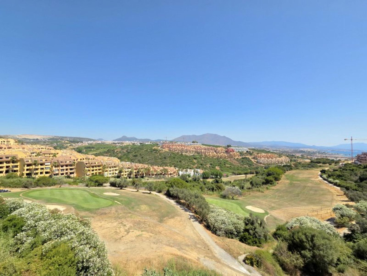 3 Bed Apartment for sale in La Duquesa Costa Del Sol, Málaga, Spain