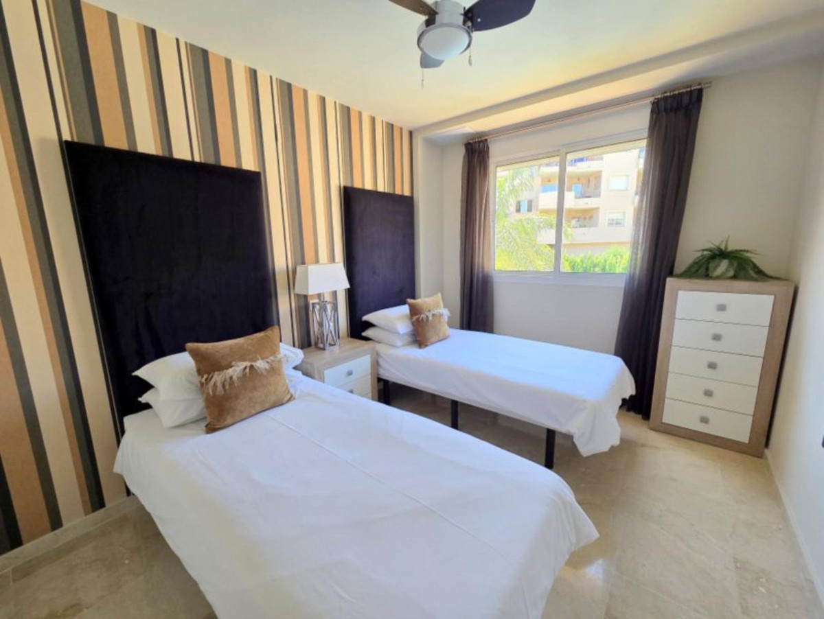 3 Bed Apartment for sale in La Duquesa Costa Del Sol, Málaga, Spain