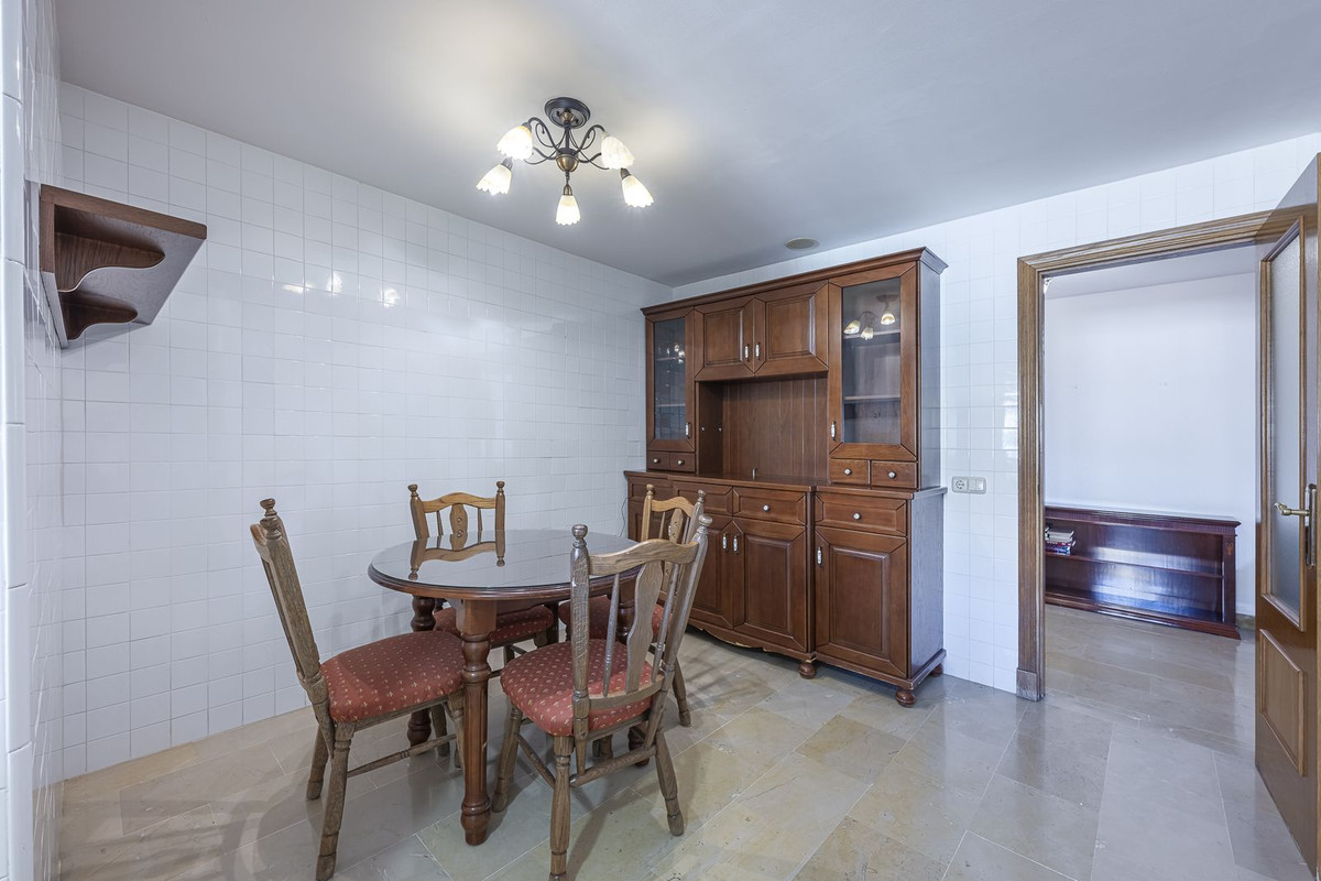 3 Bed Apartment for sale in San Pedro De Alcántara Costa Del Sol, Málaga, Spain