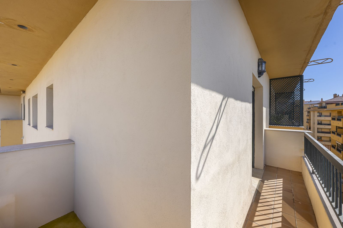 3 Bed Apartment for sale in San Pedro De Alcántara Costa Del Sol, Málaga, Spain
