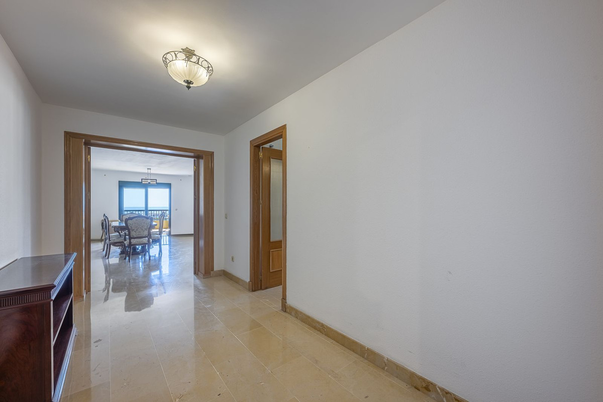 3 Bed Apartment for sale in San Pedro De Alcántara Costa Del Sol, Málaga, Spain