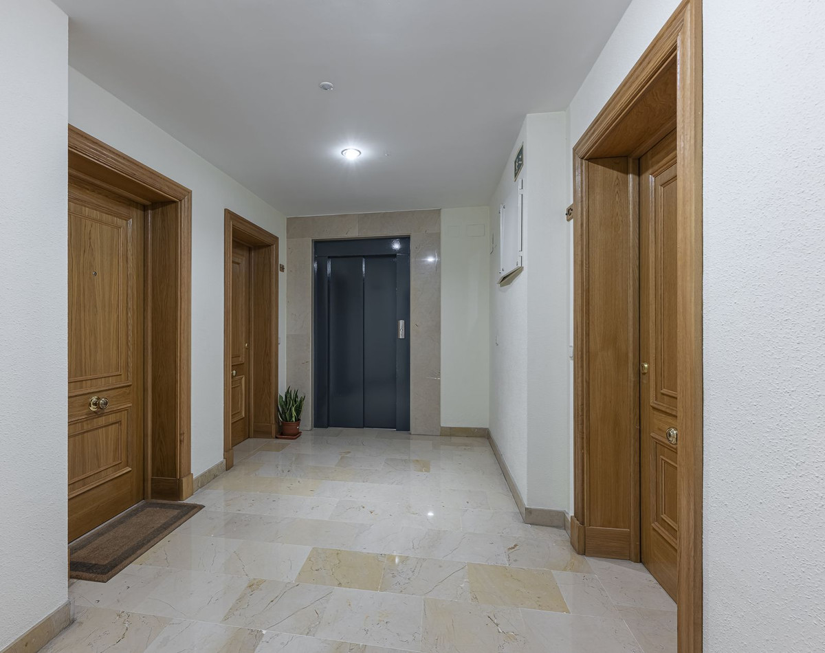 3 Bed Apartment for sale in San Pedro De Alcántara Costa Del Sol, Málaga, Spain