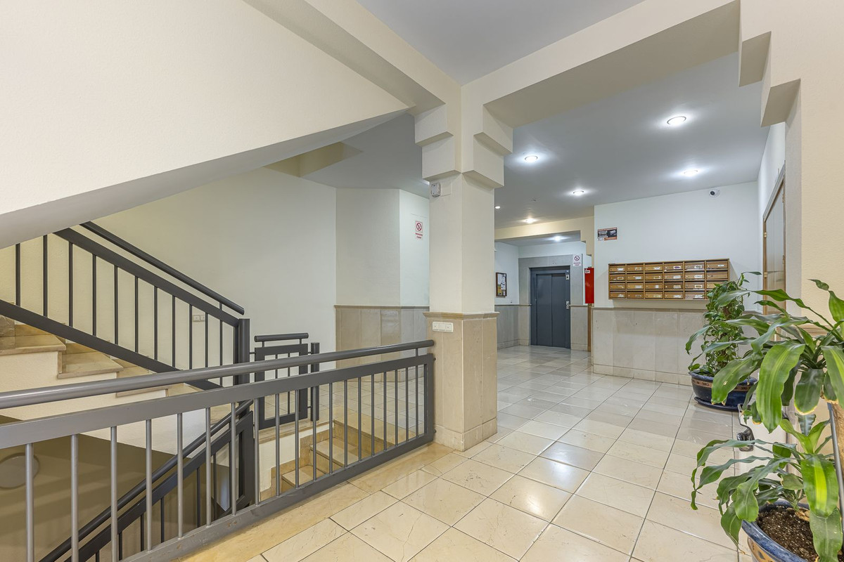 3 Bed Apartment for sale in San Pedro De Alcántara Costa Del Sol, Málaga, Spain