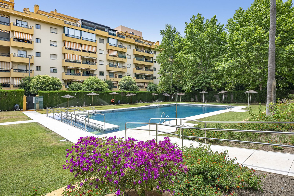 3 Bed Apartment for sale in San Pedro De Alcántara Costa Del Sol, Málaga, Spain