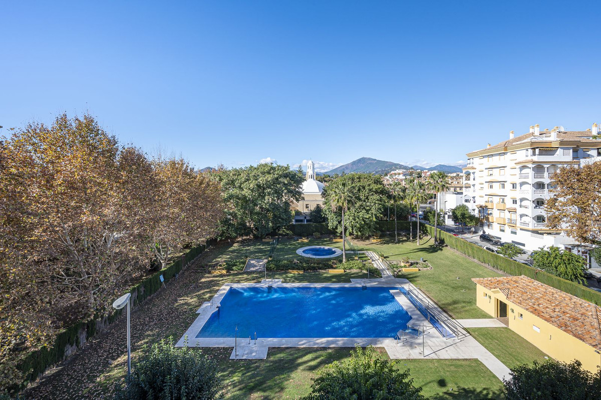 3 Bed Apartment for sale in San Pedro De Alcántara Costa Del Sol, Málaga, Spain