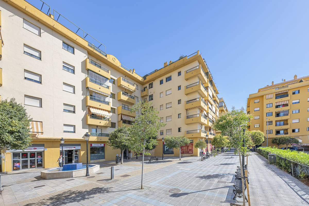 3 Bed Apartment for sale in San Pedro De Alcántara Costa Del Sol, Málaga, Spain