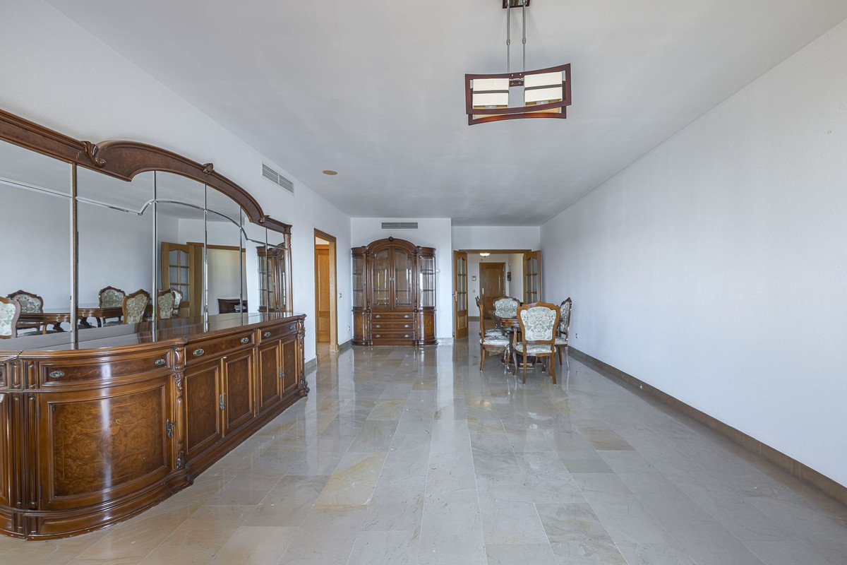 3 Bed Apartment for sale in San Pedro De Alcántara Costa Del Sol, Málaga, Spain