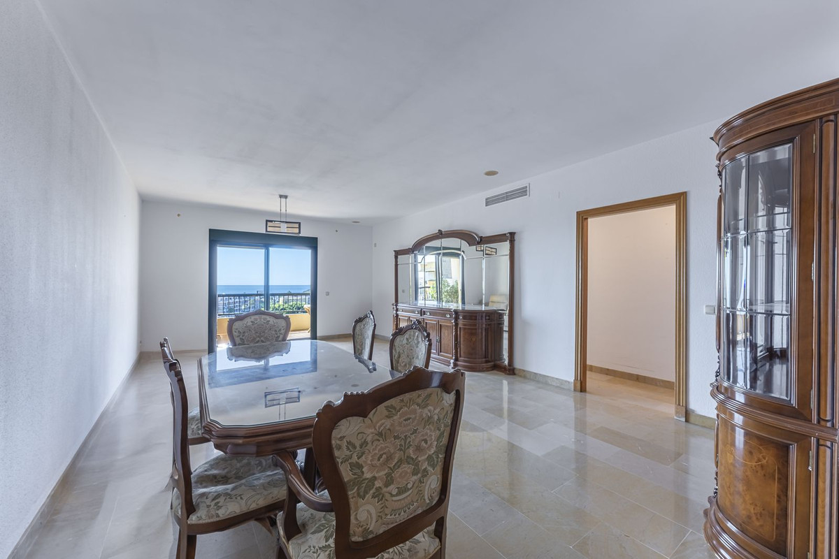3 Bed Apartment for sale in San Pedro De Alcántara Costa Del Sol, Málaga, Spain