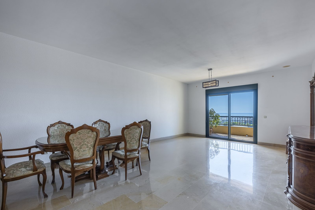 3 Bed Apartment for sale in San Pedro De Alcántara Costa Del Sol, Málaga, Spain