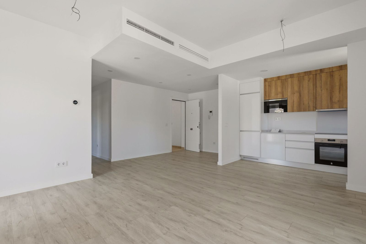 3 Bed Apartment for sale in Estepona Costa Del Sol, Málaga, Spain