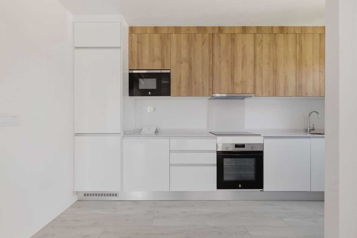 3 Bed Apartment for sale in Estepona Costa Del Sol, Málaga, Spain