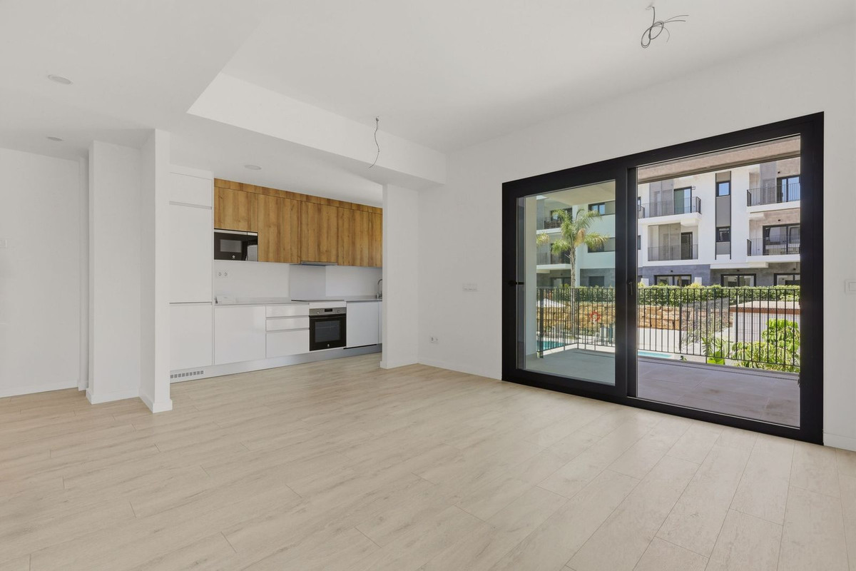 3 Bed Apartment for sale in Estepona Costa Del Sol, Málaga, Spain
