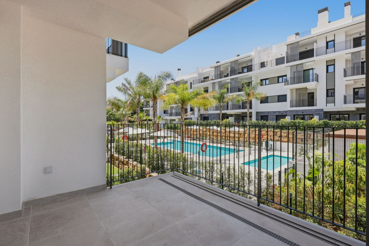 3 Bed Apartment for sale in Estepona Costa Del Sol, Málaga, Spain
