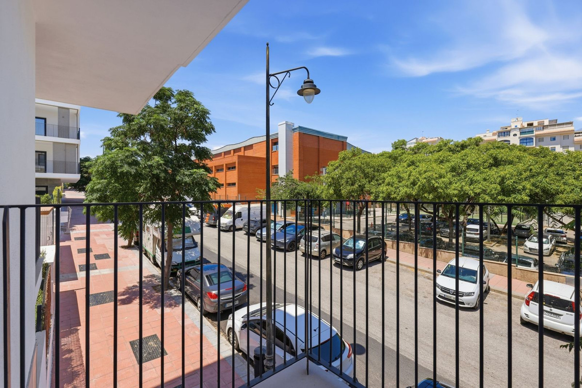 3 Bed Apartment for sale in Estepona Costa Del Sol, Málaga, Spain