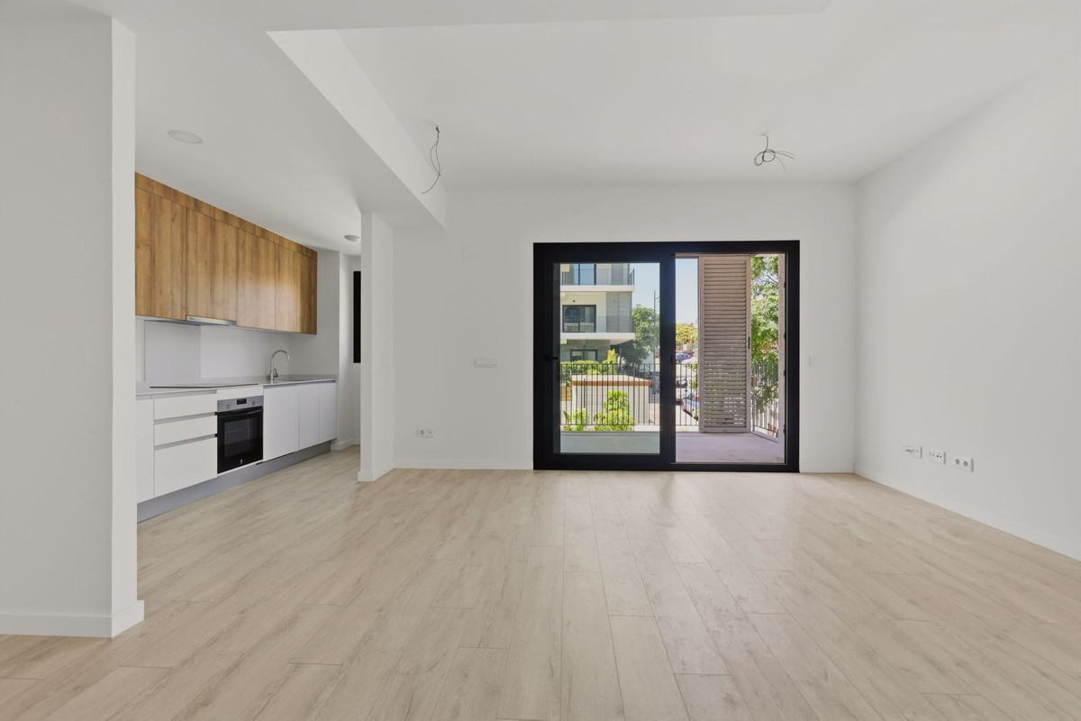 3 Bed Apartment for sale in Estepona Costa Del Sol, Málaga, Spain