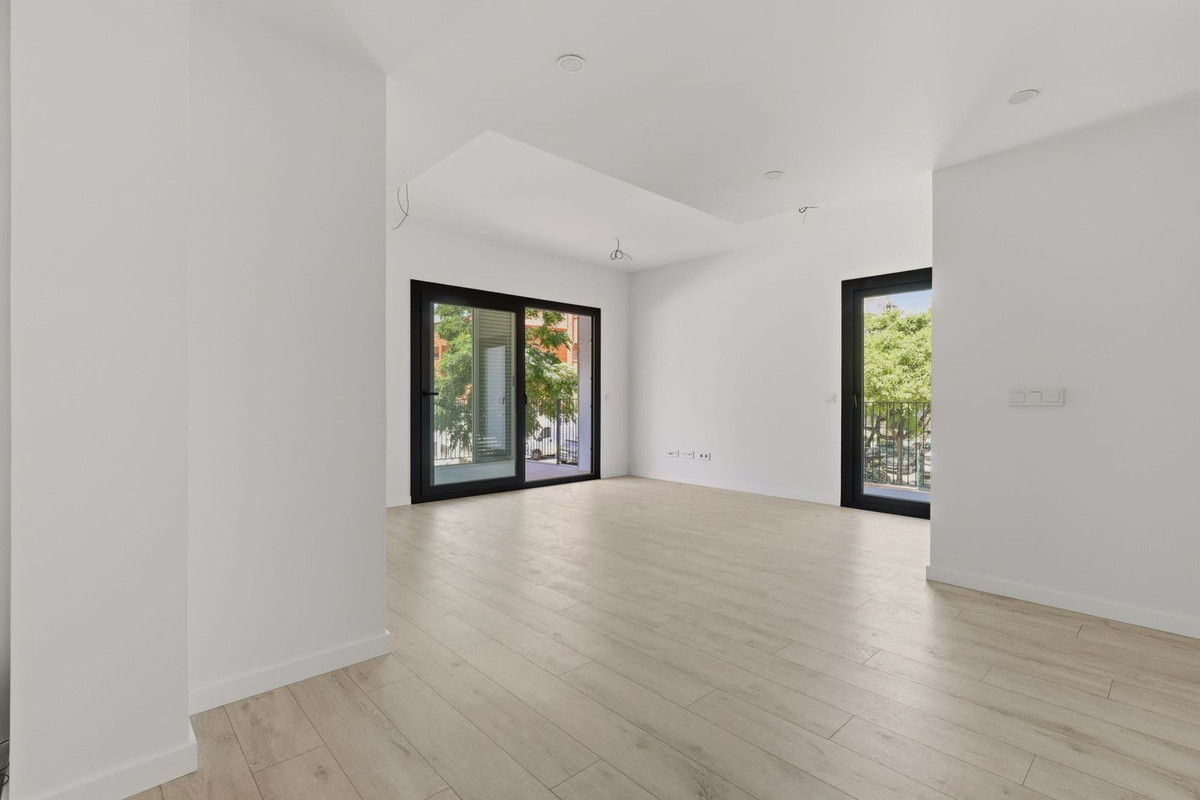 3 Bed Apartment for sale in Estepona Costa Del Sol, Málaga, Spain