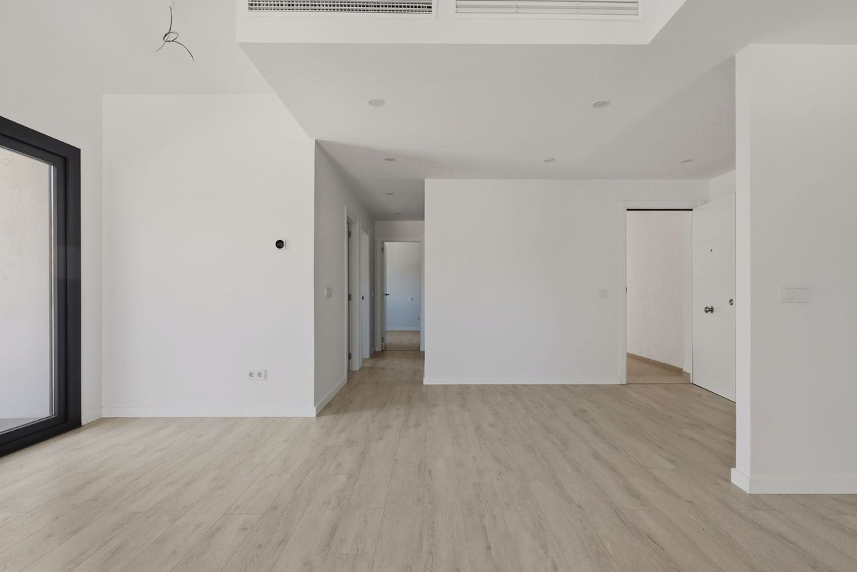 3 Bed Apartment for sale in Estepona Costa Del Sol, Málaga, Spain