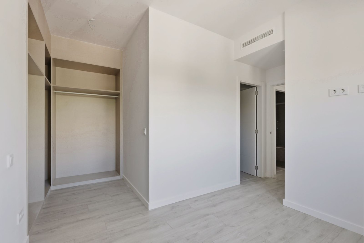 3 Bed Apartment for sale in Estepona Costa Del Sol, Málaga, Spain
