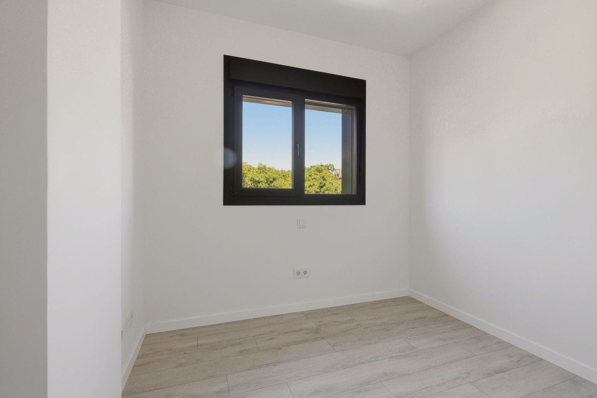 3 Bed Apartment for sale in Estepona Costa Del Sol, Málaga, Spain