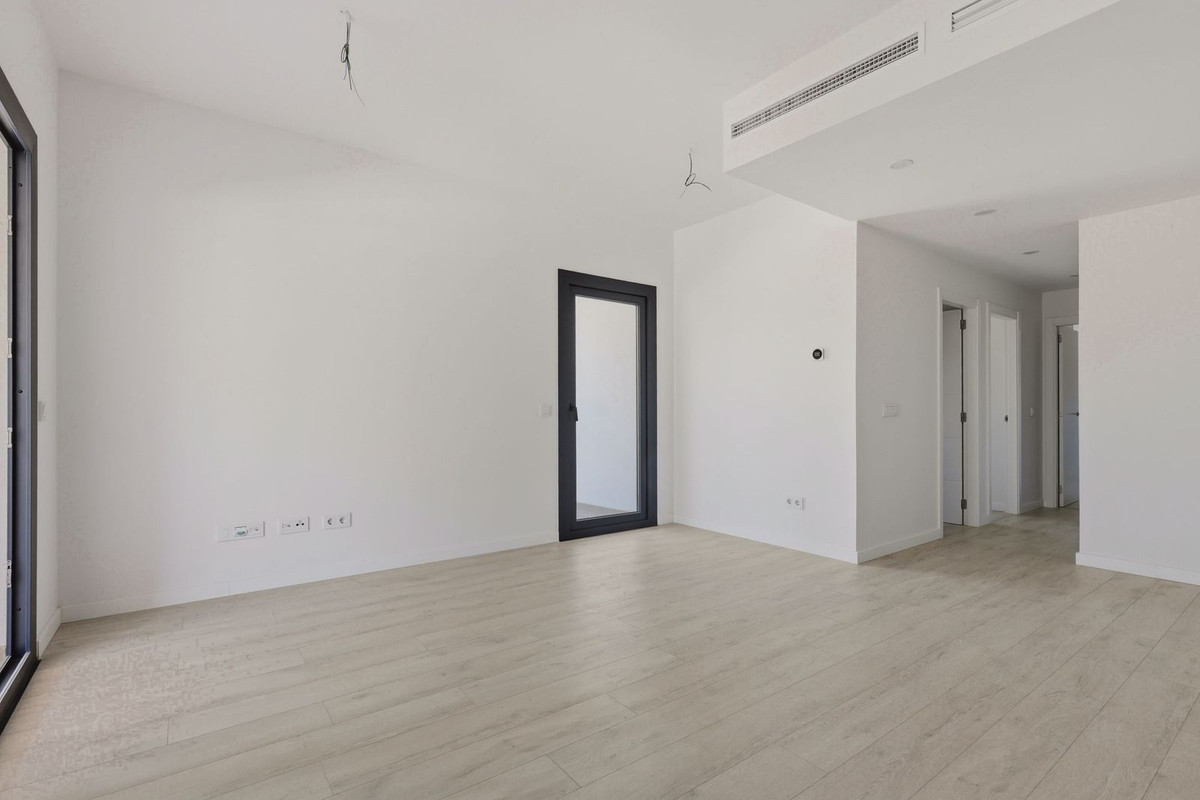 3 Bed Apartment for sale in Estepona Costa Del Sol, Málaga, Spain