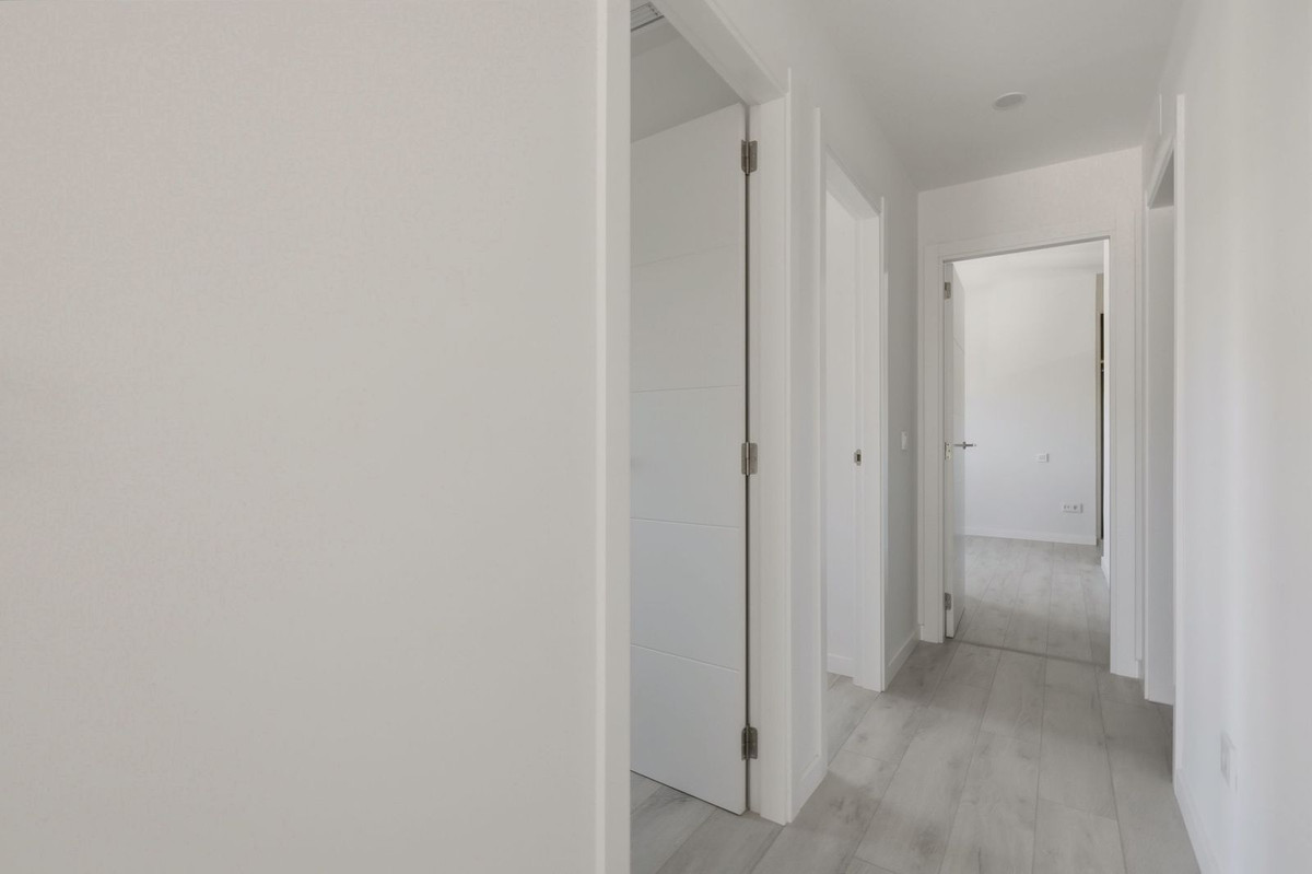 3 Bed Apartment for sale in Estepona Costa Del Sol, Málaga, Spain