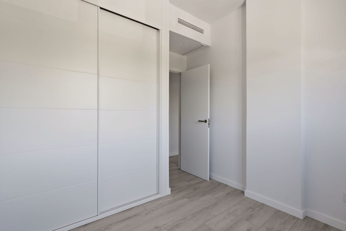 3 Bed Apartment for sale in Estepona Costa Del Sol, Málaga, Spain