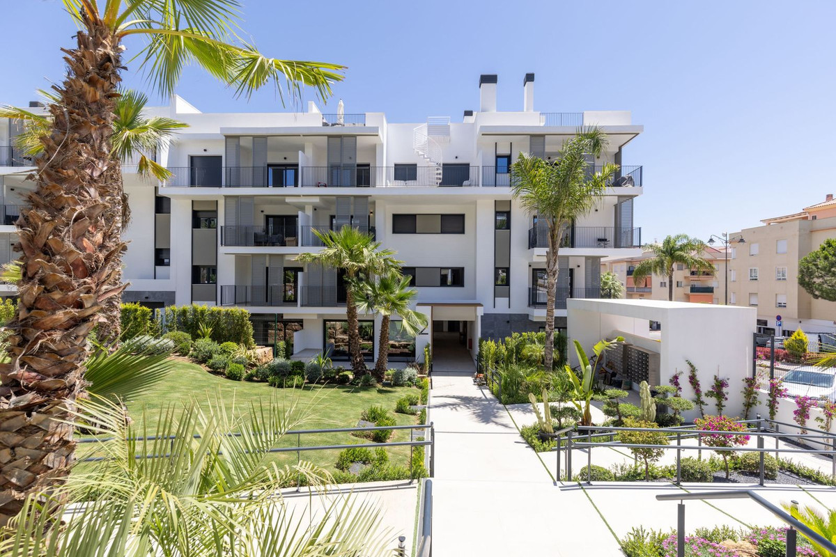 3 Bed Apartment for sale in Estepona Costa Del Sol, Málaga, Spain