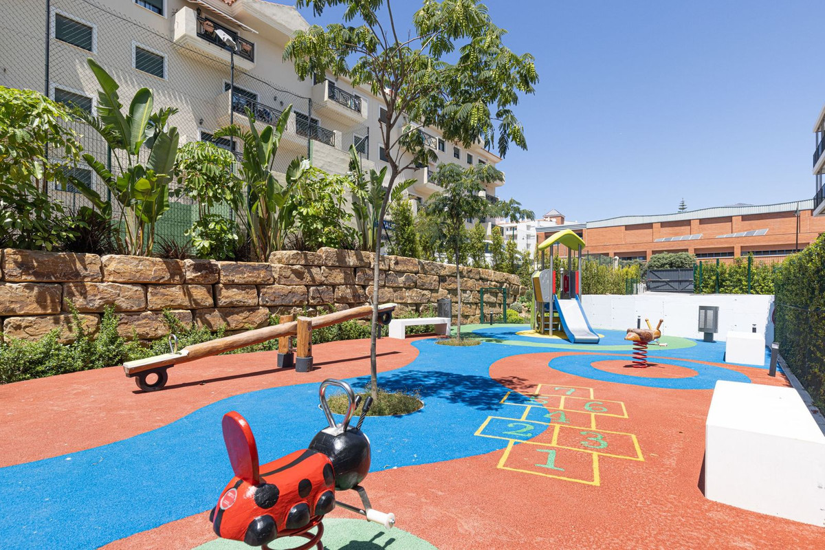 3 Bed Apartment for sale in Estepona Costa Del Sol, Málaga, Spain