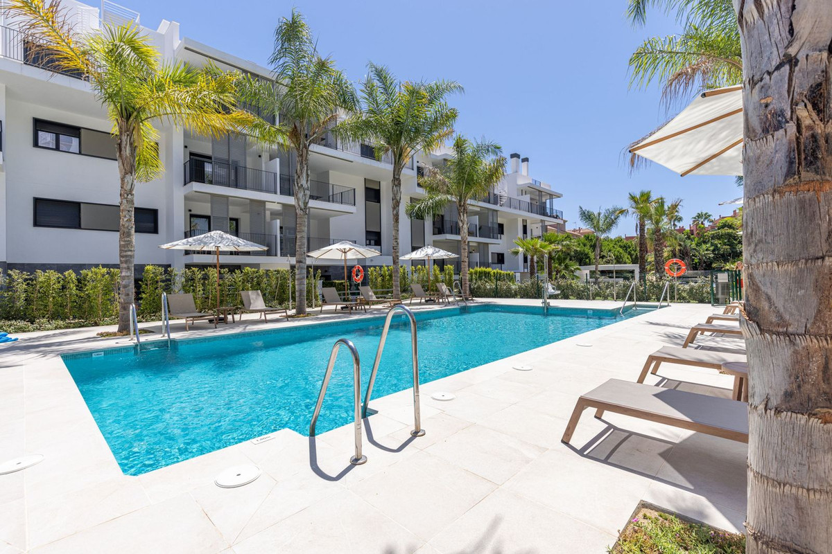 3 Bed Apartment for sale in Estepona Costa Del Sol, Málaga, Spain