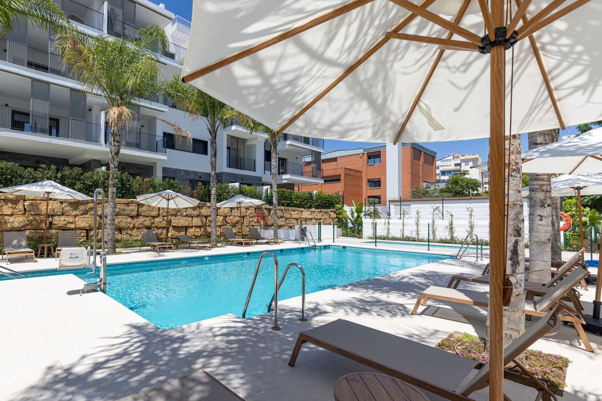 3 Bed Apartment for sale in Estepona Costa Del Sol, Málaga, Spain