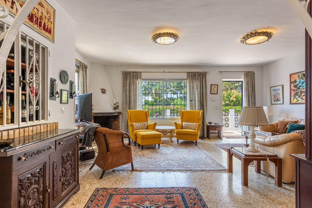 3 Bed Townhouse for sale in Nueva Andalucía Costa Del Sol, Málaga, Spain