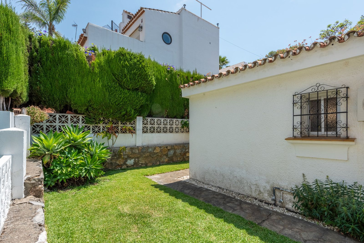 3 Bed Townhouse for sale in Nueva Andalucía Costa Del Sol, Málaga, Spain
