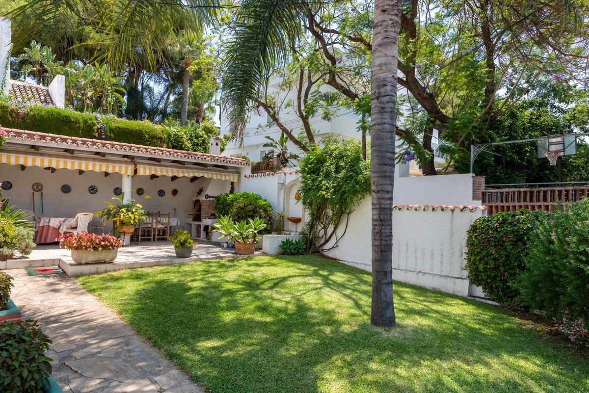 3 Bed Townhouse for sale in Nueva Andalucía Costa Del Sol, Málaga, Spain