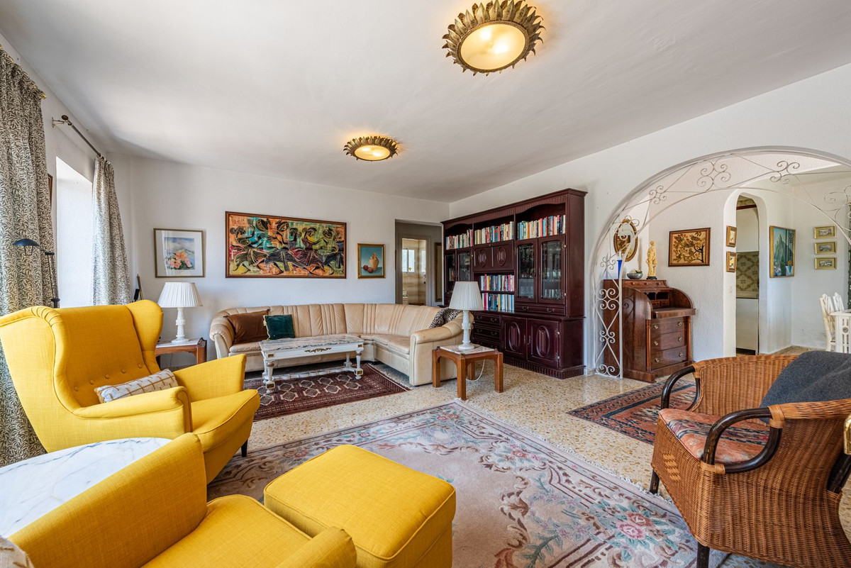 3 Bed Townhouse for sale in Nueva Andalucía Costa Del Sol, Málaga, Spain