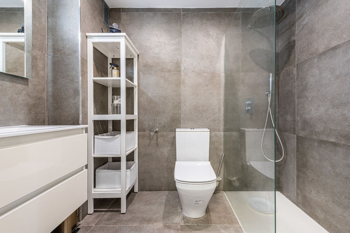 2 Bed Apartment for sale in Estepona Costa Del Sol, Málaga, Spain