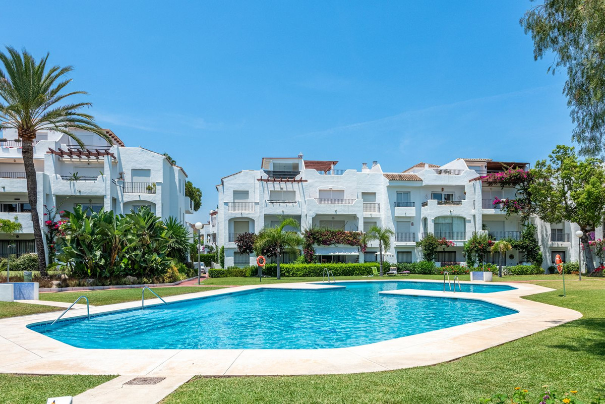 2 Bed Apartment for sale in Estepona Costa Del Sol, Málaga, Spain