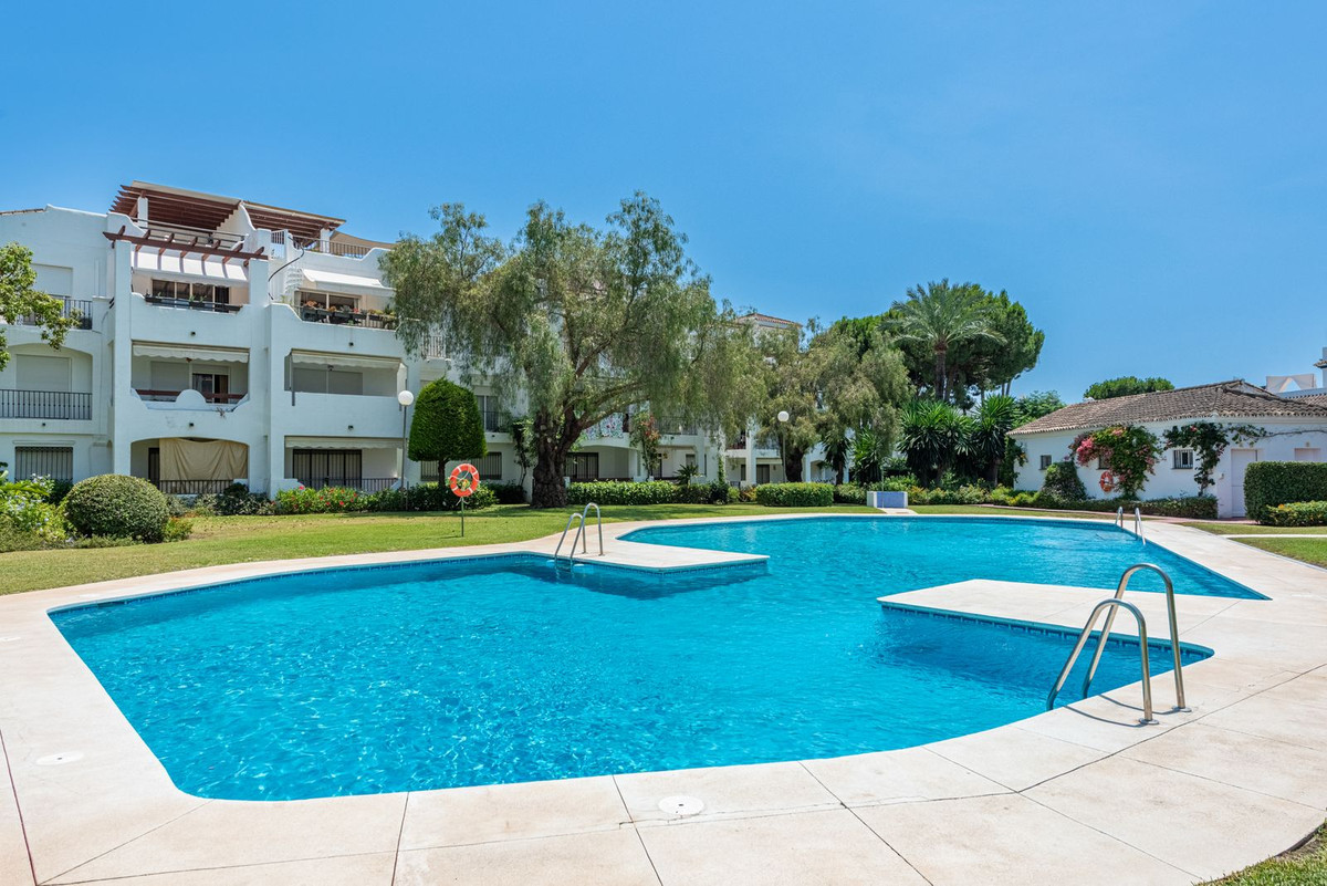 2 Bed Apartment for sale in Estepona Costa Del Sol, Málaga, Spain