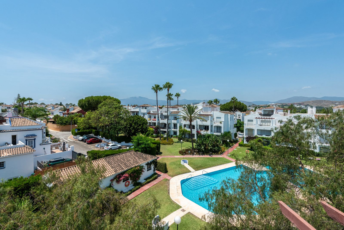 2 Bed Apartment for sale in Estepona Costa Del Sol, Málaga, Spain